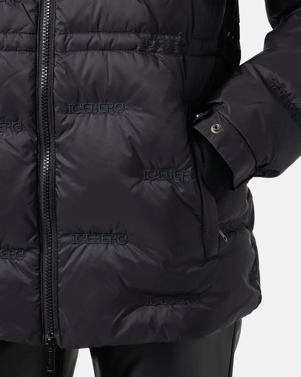 Women Iceberg Short Down Jacket With Hood
